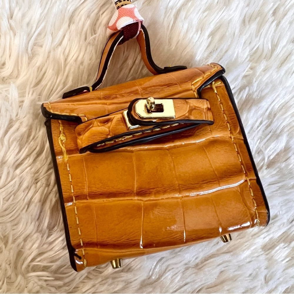 Elegant Tan Faux Crocodile-Embossed Handbag Keychain Bag Charm NEW